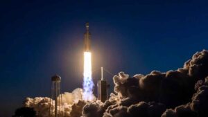 Spacex Falcon 9 rocket launches with Starlink satellites